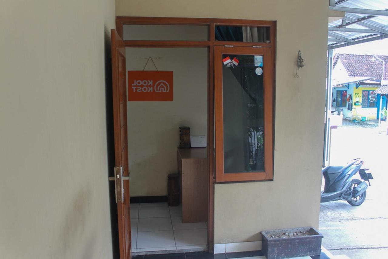 KoolKost Syariah near Universitas Ahmad Dahlan Kampus 1 Yogyakarta Bagian luar foto